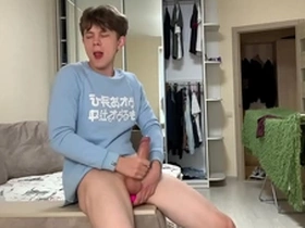 Virgin straight boy uses a sex toy for the first time!! / big dick (23cm) /