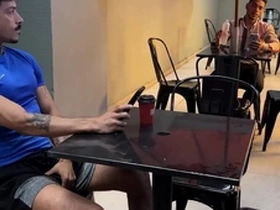 Devolveu o celular e foi pago com foda