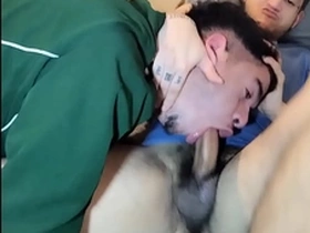 Tremenda mamada que le da el pasivo al chacal colombiano youtuber alexander parra  se le vino en su boca y pidió que botara la leche para el poder verla por que le exita, wow que maravilla