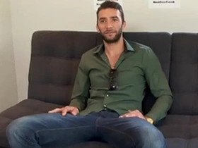 Casting amateur otter masturbates on the couch