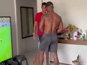 Negão pirocudo levando rola do novinho enquanto assisti o jogo do brasil copa do mundo bareback  johnsonnoviin17  ric carioca    juninho oficial