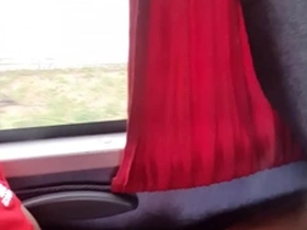 Punheta no ônibus de viagem