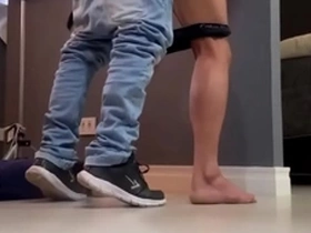 Mamando universitário e levando leite