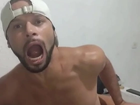 Quer vê não te esquecer, enfia a mão no cu dele e faz ele gritar