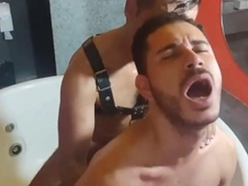 Safado levou rola e gemeu feito cadela