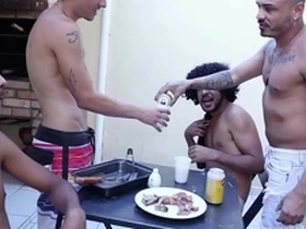 Churrasco com linguiça, picanha e muita putaria!