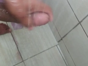 Coroa mim pegou no fraga batendo punheita