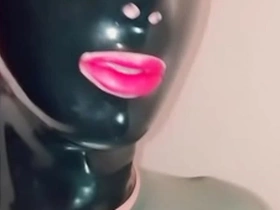 Moni sissy latex