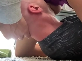 Sneaker dom seeks tops to cum fuck his boy