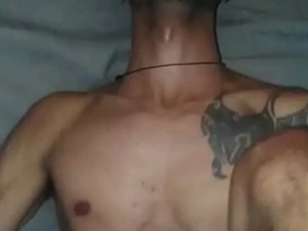 Fiz o novinho magrinho sofrer na pica pedindo pra parar davi lobo