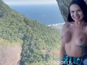 Novinha dando na pedra bonita - cartão postal do rio de janeiro www.afroditerj.com