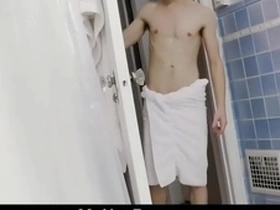 Boning my y. stepbrother in the bathtub