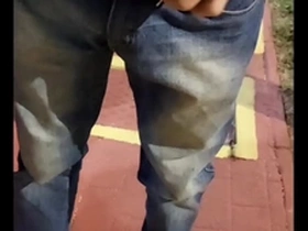 Novinho saiu do trabalho foi para o ponto de ônibus e encontrou uma puta pra aliviar a tensão ( completo no red)