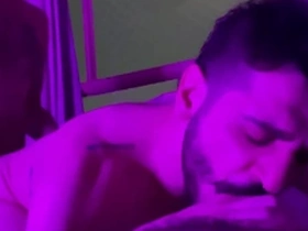 Pimppao fodendo sentauro56 e kinky chaser no pelo