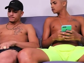 Batendo punheta junto do meu amigo