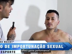 O jogador bateu um bolão no meu rabo
